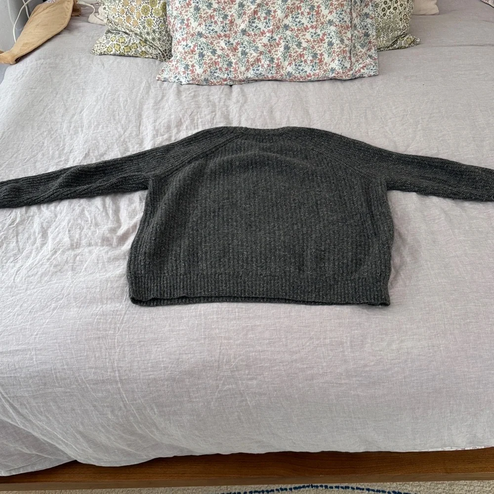 JENNI KAYNE: Medium, cashmere wool, oversized sweater, gray Marl. GUC! - Picture 7 of 7